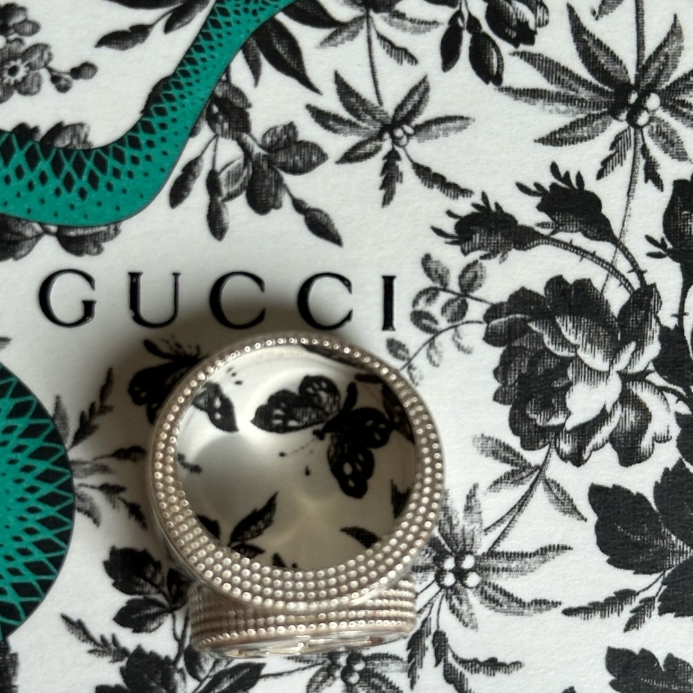 Gucci Silver Interlocking Gucci Logo ring - Picture 3 of 11